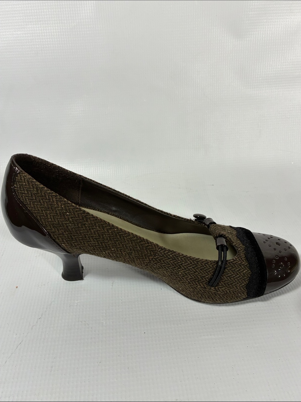 Relativity Brown Tweed Mid-Heel Pumps with Patent Brown Toe - Picture 9 of 16